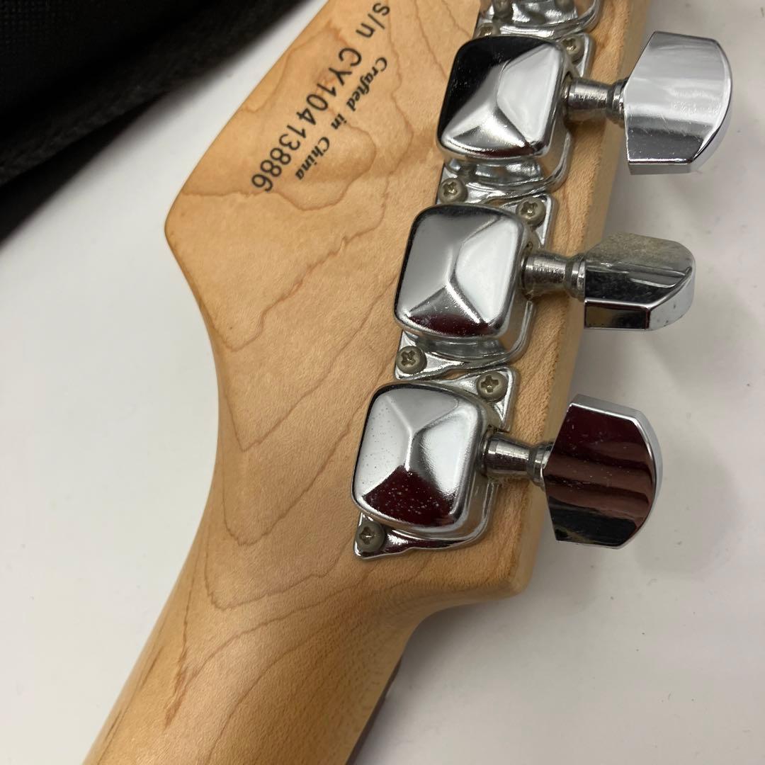 Squier by Fender ストラトキャスター ケース付き　エレキギター