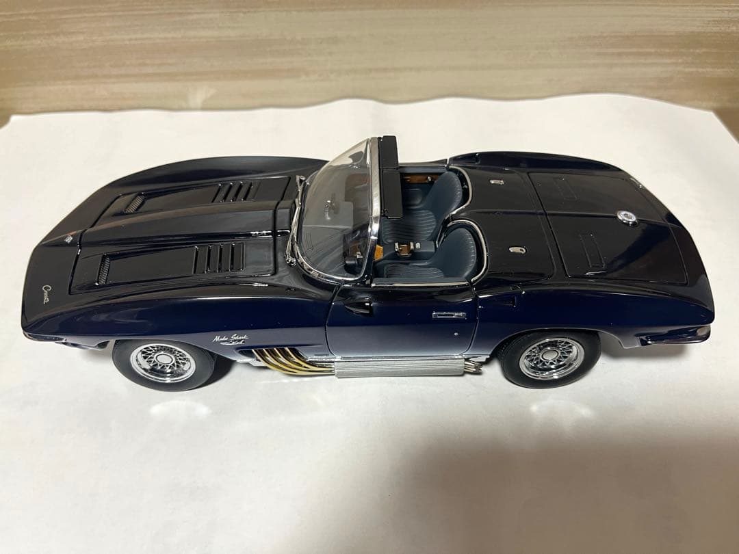 Autoart 1/18 シボレーコルベットMako Shark 1961