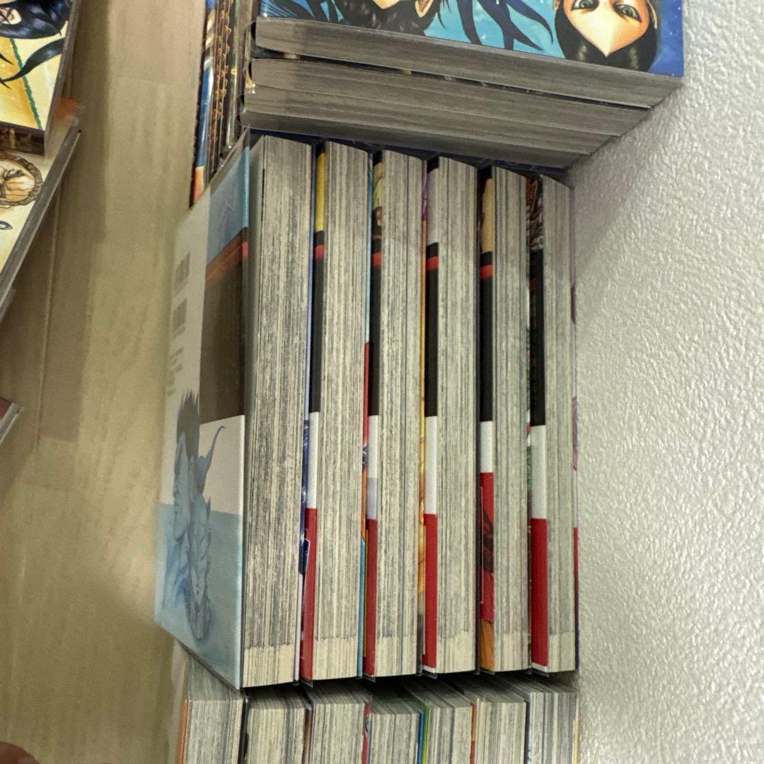 キングダム 70巻セット ブックカバー付ほぼ新品　公式ガイドブック付