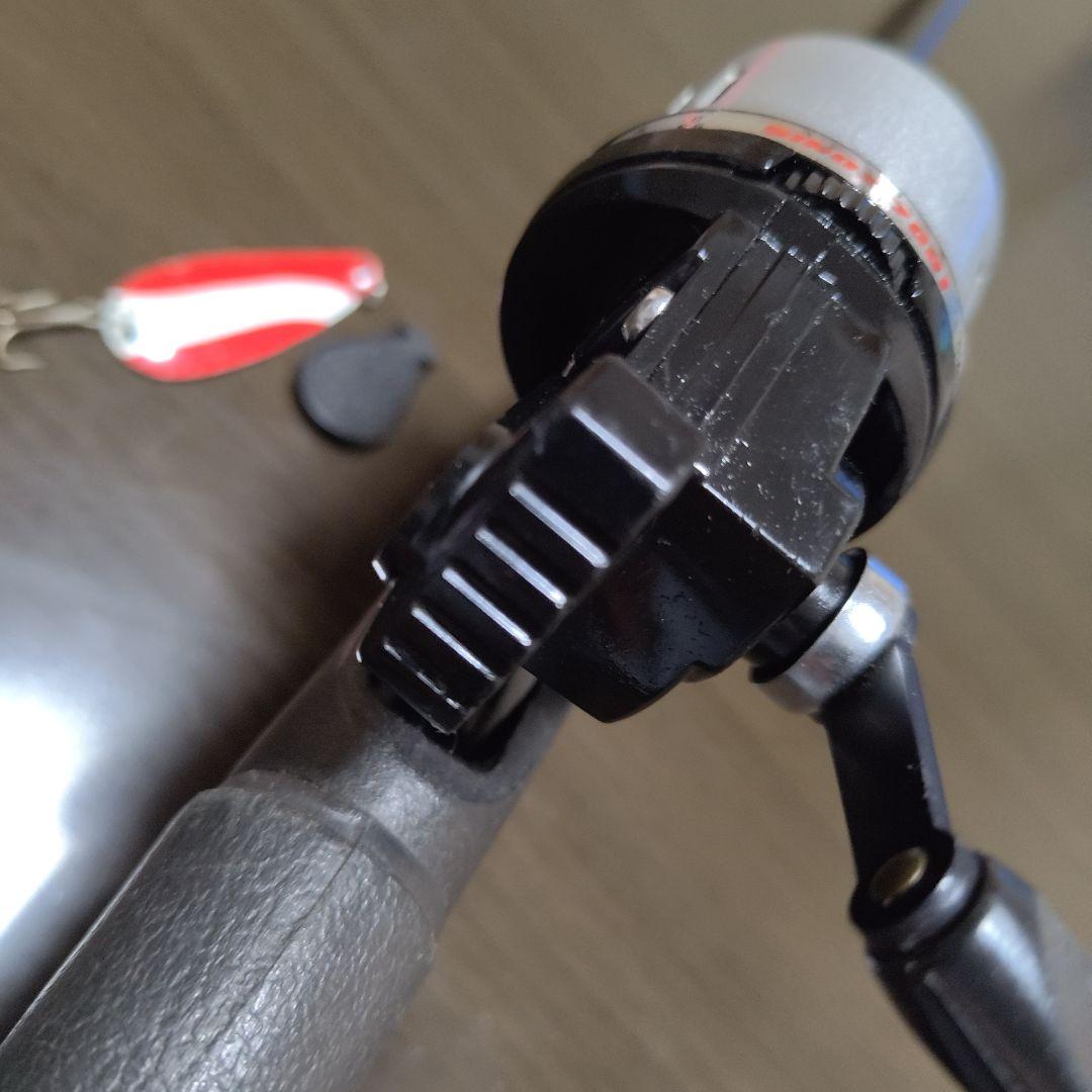 滑らか完動品50年程前昭和宝物釣具SINOX7001クローズドフェイスリールのみ