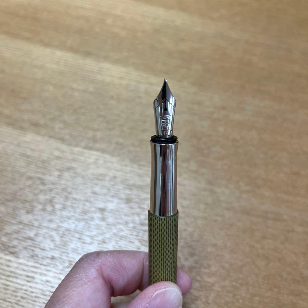 お値下げ！グラフフォンファーバーカステル 万年筆 ギロシェ